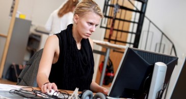 Deltagare vid journalistutbildning på folkhögskola.