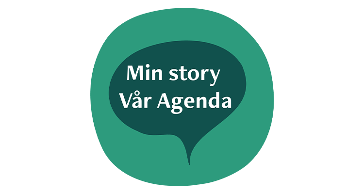 Grön pratbubbla med texten min story vår agenda i vitt.
